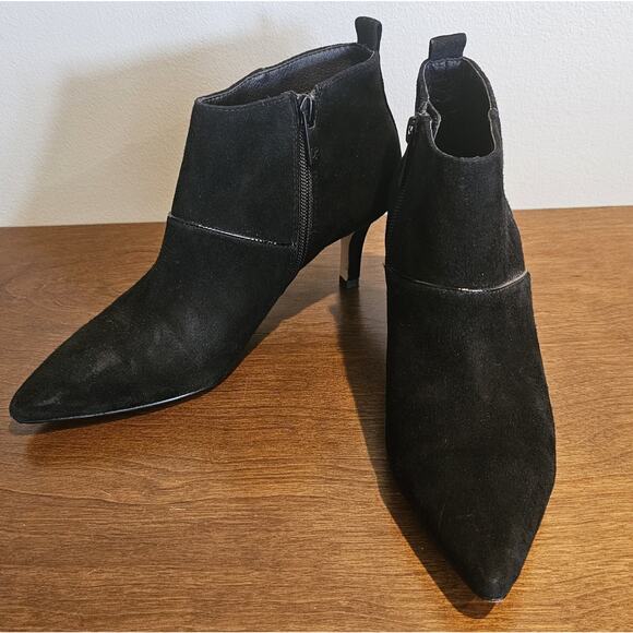Donald Pliner Shoes - Donald Pliner Fayla Suede Ankle Boots Size 7